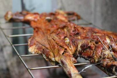 九龙外滩超值烤全羊盛宴 12人仅798元，开启草原风味之旅