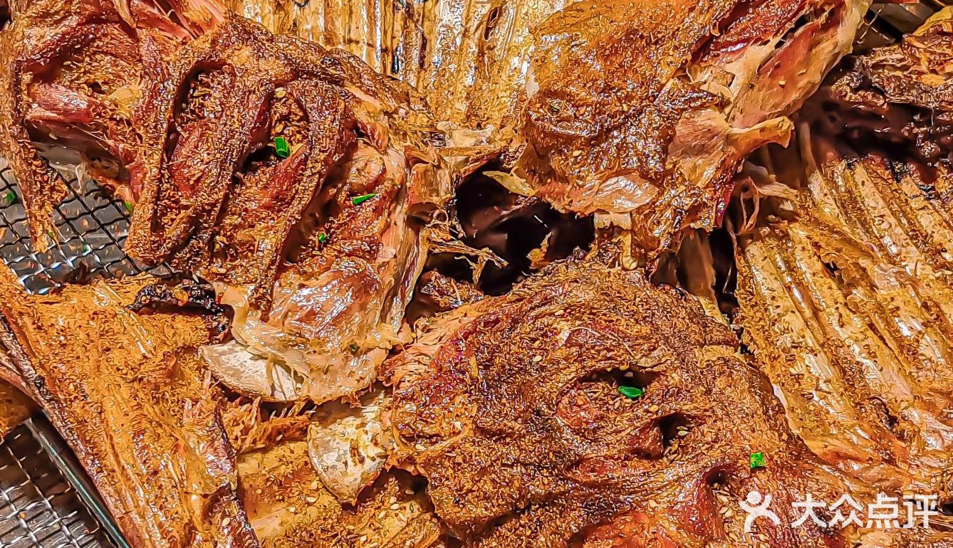 江城飘香，武汉也能品尝到正宗烤全羊的饕餮盛宴